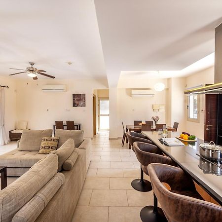 Villa Malama Paralímni Kültér fotó