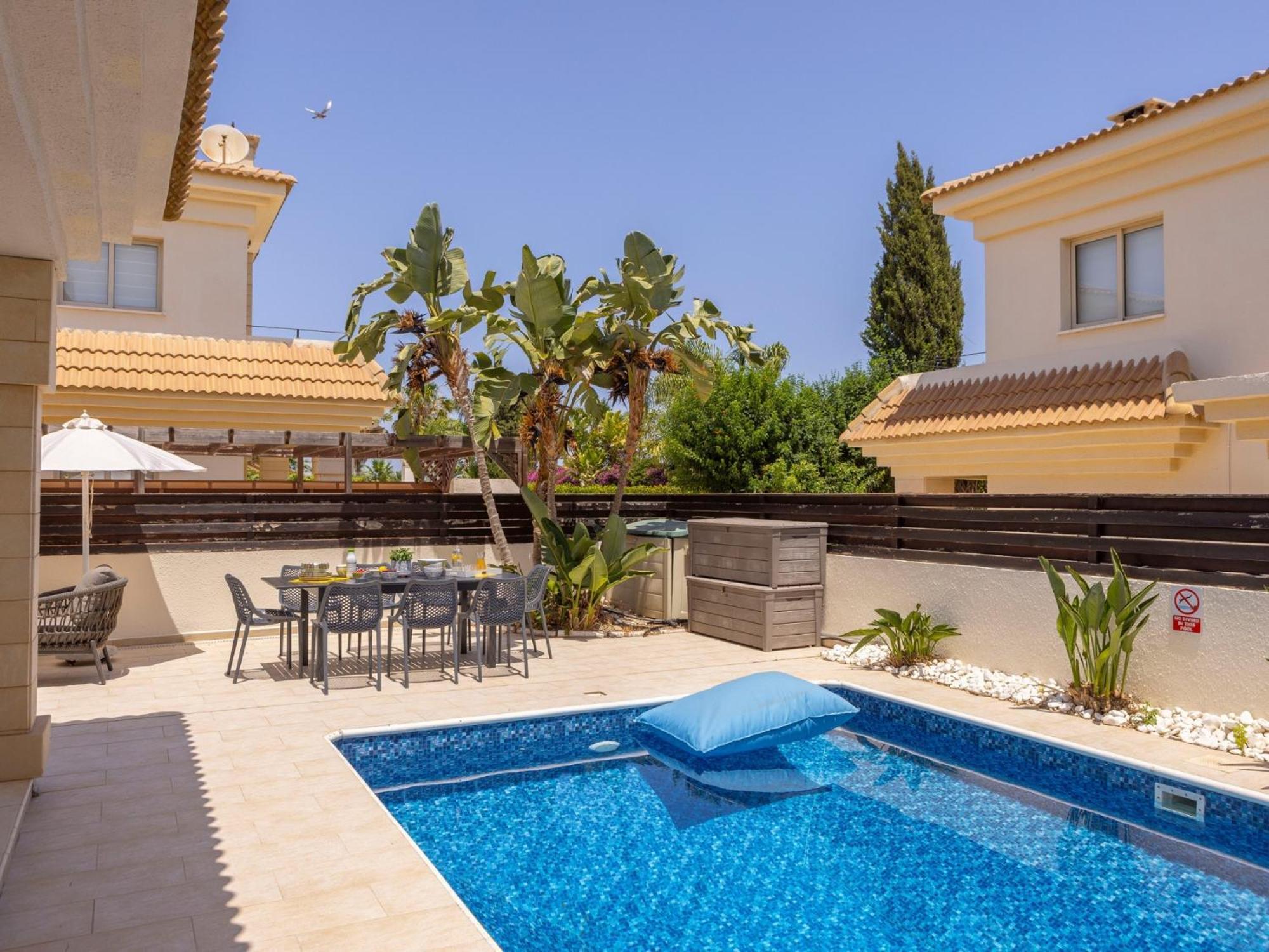 Villa Malama Paralímni Kültér fotó