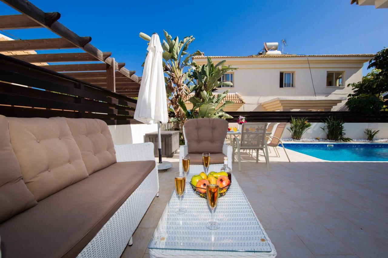 Villa Malama Paralímni Kültér fotó